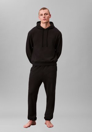 - Spodnie od piżamy