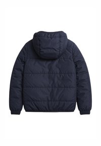 Giacca imbottita blu navale con cappuccio, caratterizzata da una texture trapuntata, polsini e orlo elastici, e un esterno liscio in materiale sintetico.