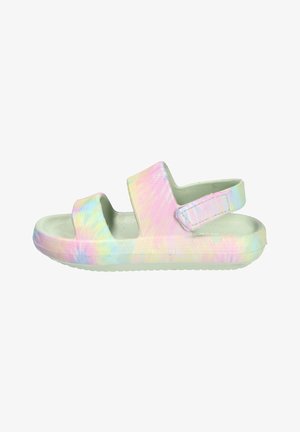 Pastelowa sandałka tie-dye z odkrytymi palcami, dwoma regulowanymi paskami na stopie i jednym wokół pięty, płaska wyściełana podeszwa.