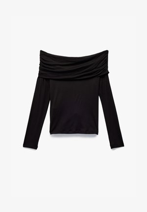 Czarna bluzka z długim rękawem, z dekoltem odkrywającym ramiona i marszczonym detalem. Wykonana z gładkiego, elastycznego materiału. Prosty design.