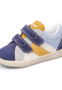 Kleinkind-Sneaker mit einem Obermaterial aus Wildleder und Leder in Blau, Grau, Weiß und Gelb. Verfügt über Klettverschlüsse und eine strukturierten Gummisohle.