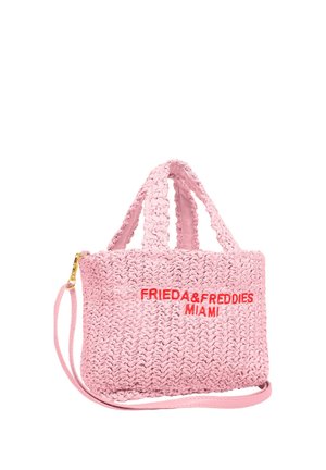 Roze geweven draagtas met korte handvatten en een afneembare band, geborduurd met rode tekst "FRIEDA & FREDDIES MIAMI" aan de voorkant.