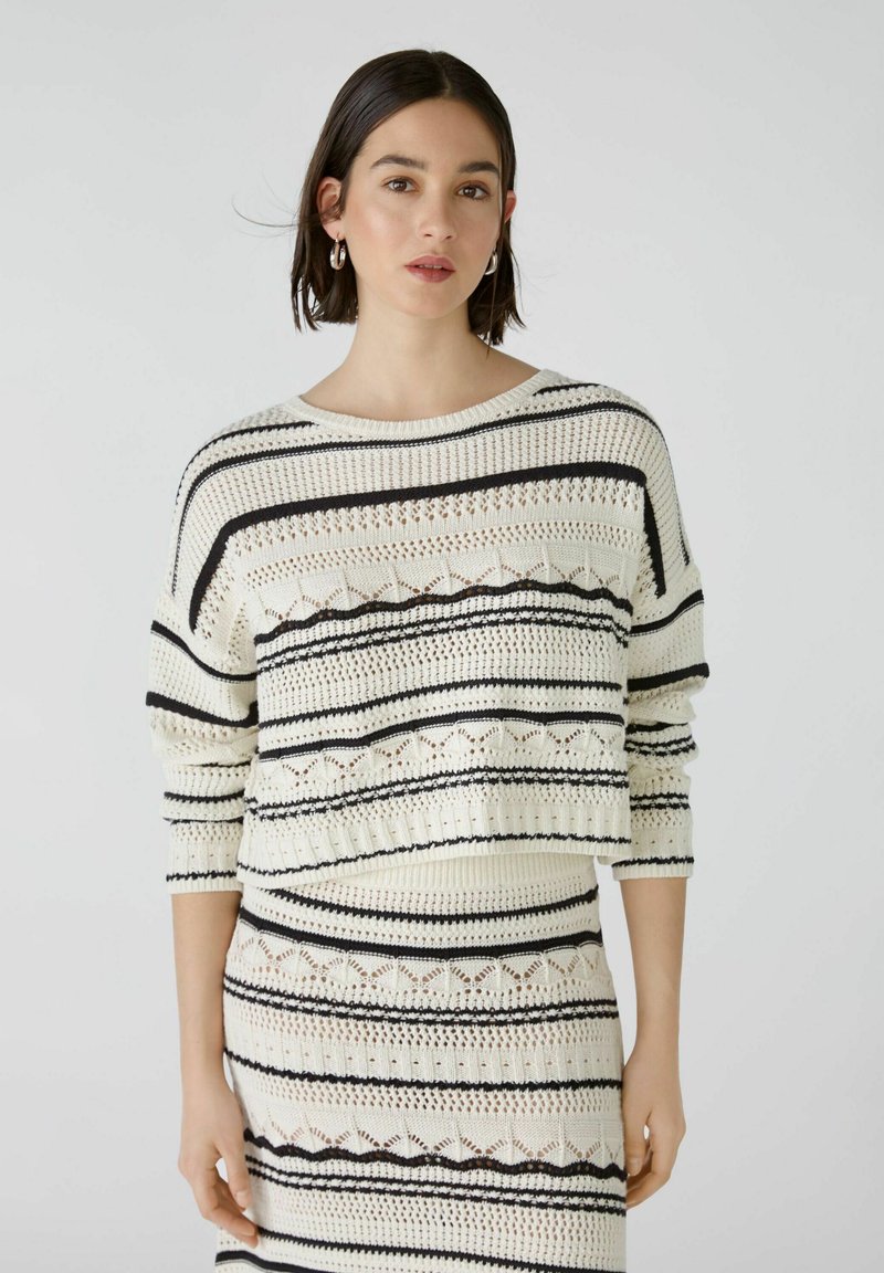 Oui Off White Round Necked Pullover 78116 1021