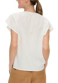 s.Oliver BLACK LABEL MIT SMOK-DETAIL - Blouse - ecru