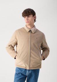 Tommy Hilfiger REVERSIBLE IVY JACKET - Übergangsjacke - desert sky