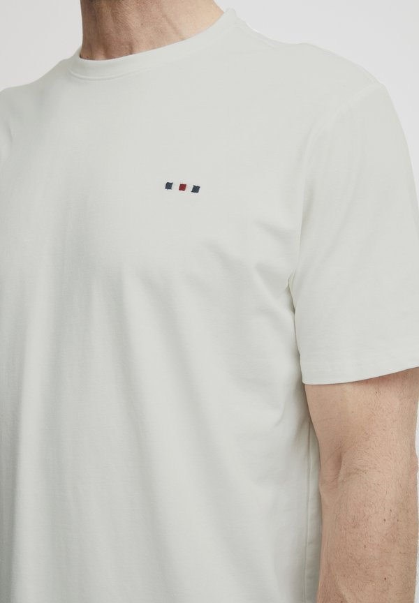 FQTom - Basic T-shirt3