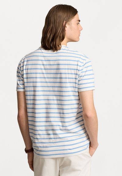 Polo Ralph Lauren CLASSIC FIT STRIPED JERSEY T-SHIRT - Apdrukāts T-krekls - nevis/vessel blue