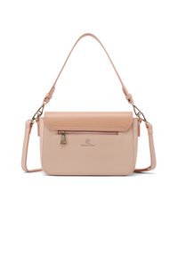 Borsa a tracolla in pelle rosa con pattina pieghevole, tasca frontale con zip e tracolla removibile. Presenta dettagli in oro e cuciture decorative.