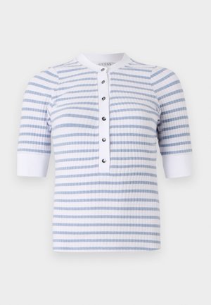 Witte en lichtblauwe gestreepte T-shirt met korte mouwen en ronde hals, met een voorovertrek met knopen en een geribbelde structuur.