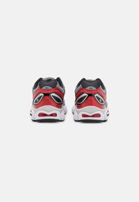 ASICS SportStyle GEL-NIMBUS 9 UNISEX - Sapatilhas - pure silver/classic red