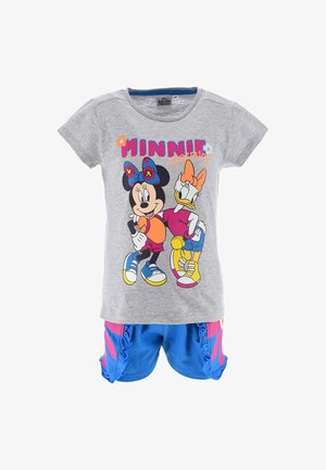 Grijze katoenen t-shirt met een cartoonprint van Minnie Mouse en Daisy Duck. Blauwe shorts met roze accenten en franjes. Comfortabele outfit voor kinderen.