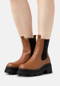 Even&Odd DOJA - Botas clássicas de cano curto - cognac