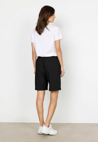 Soyaconcept SC-CISSIE 2-C - Short - black
