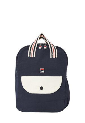 Zaino blu navy con tasca frontale bianca e manici a righe, dotato di due cerniere e di un piccolo logo quadrato sopra la tasca.