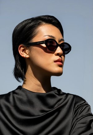 Isabel Bernard, La Villette Rosaire - Sunglasses - schwarz