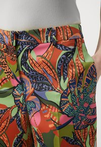 MAX&Co. STEFY - Bukse - olive