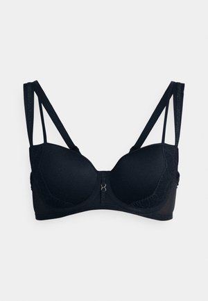 Zwarte bh met onderdraad, voorzien van gladde stof, kantaccenten, verstelbare spaghetti-bandjes en een centrale sluiting met een klein metallic detail.