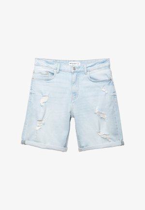 Vaaleansiniset farkkushortsit, joissa on frayed-rei'ityksiä, käännetyt lahkeet, viiden taskun malli sekä hopeinen metallivarustus ja nappikiinnitys.