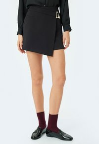 ENVELOP - Shorts - black