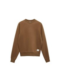 Bruine sweatshirt gemaakt van zachte stof, met een ronde hals, raglanmouwen, geribde manchetten en een klein wit label aan de onderkant.