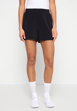 - Krótkie spodenki sportowe