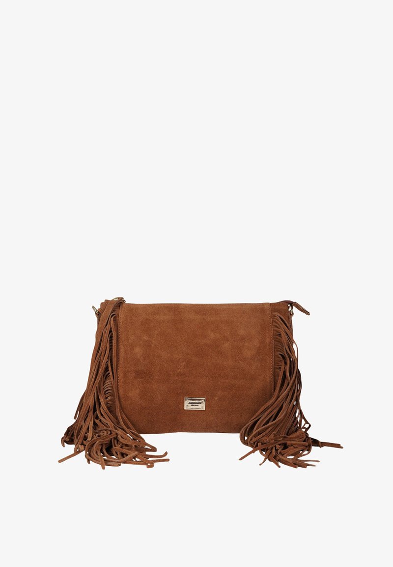 Borsa a tracolla in suede marrone con lunghe frange, forma rettangolare, dettaglio logo dorato e texture morbida. Ideale per un uso casual.