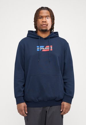 Marineblaues Kapuzensweatshirt, aus weichem Stoff, mit Fronttasche, Kapuze mit Kordelzug, weißes und rotes Logo "JACK & JONES" auf der Brust, gerippte Bündchen und Saum.