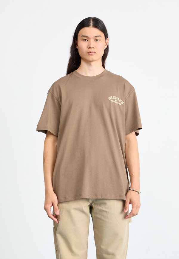 LUCASVILLE TEE - Print T-shirt - mushroom4