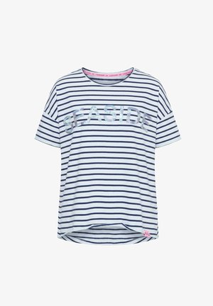 Weißes T-Shirt mit kurzen Ärmeln, marineblauen horizontalen Streifen und dem Schriftzug „SEASIDE“ in großen hellblauen Buchstaben auf der Brust.