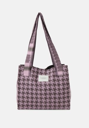 Lila-schwarze Tasche im Hahnentrittmuster mit langen Griffen und einem weißen Etikett mit der Aufschrift "SUMMERY" vorne in der Mitte.