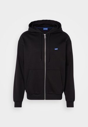 Zwarte zip-up hoodie van katoen met een kangoeroezak, verstelbare trekkoordkap en blauw logo op de linkerkant van de borst.