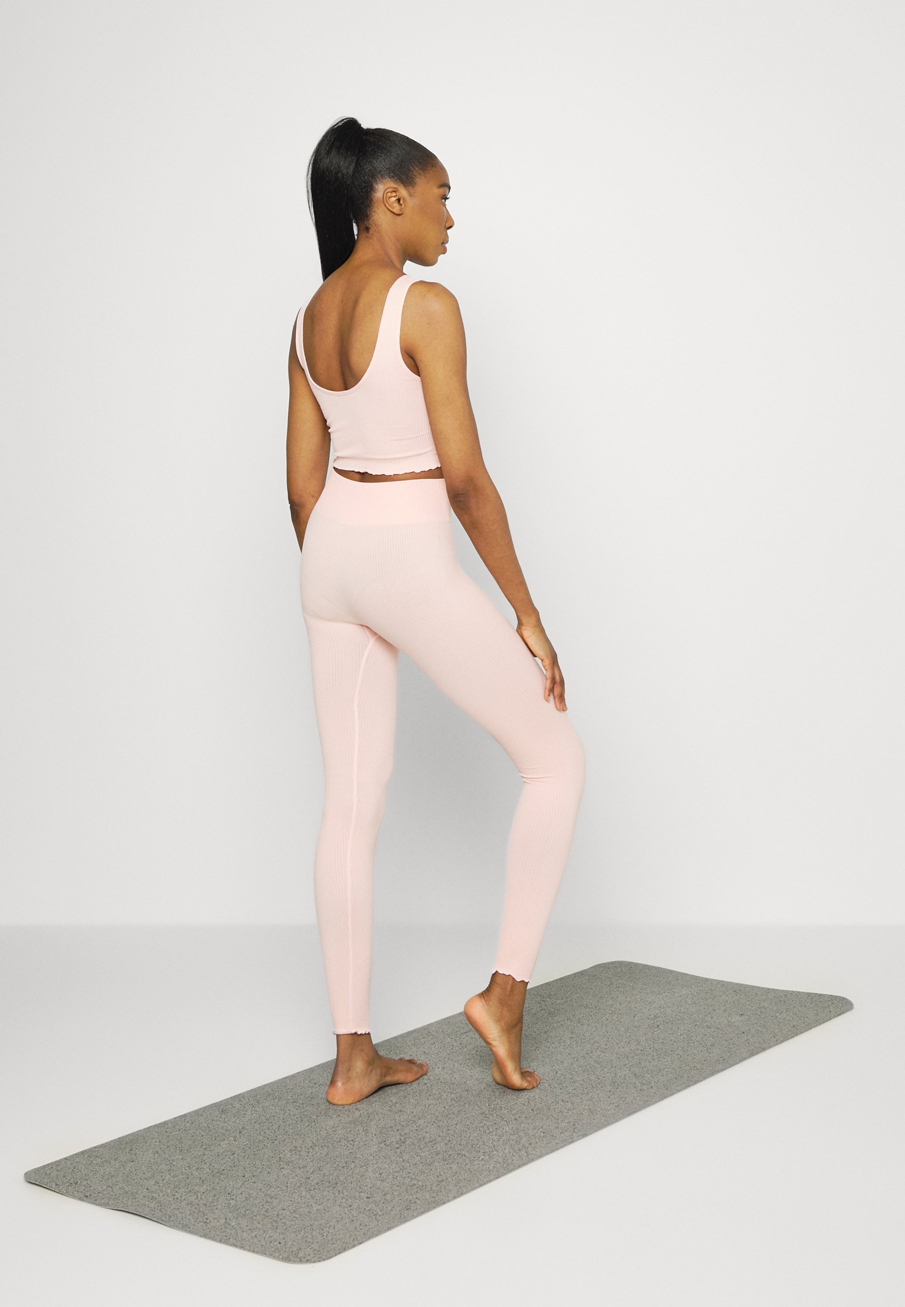South Beach RUFFLE HEM SEAMLESS 