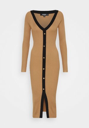 BUTTON THROUGH CARDI DRESS - Pleten aty - camel