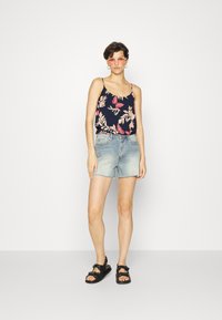 Vero Moda Tall VMEASY SINGLET - Top - night sky