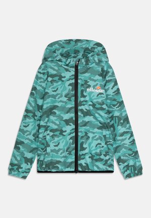 Giacca con cappuccio mimetica azzurro chiaro e verde scuro con cerniera nera e logo ellesse bianco sul petto.
