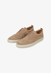 Vybráno, noce suede
