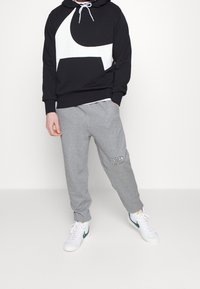 Nike Sportswear Luvtröja - black