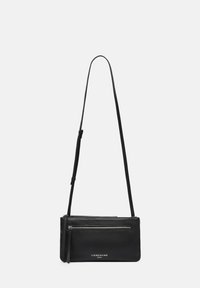 Borsa a tracolla in pelle nera con tasca con cerniera, forma rettangolare elegante, tracolla regolabile e dettaglio con logo in rilievo sulla parte frontale.