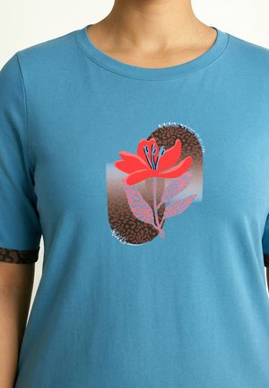 Ulla Popken, FUNKTIONS-SHIRT, MOTIVDRUCK, CLASSIC, RUNDHALS, HALBARM - Camiseta estampada - matt blue