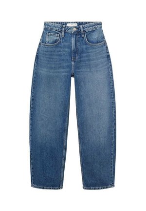 Blauwe jeans met hoge taille en rechte pijpen, met knoop en rits aan de voorkant, vijf zakken en zichtbare stiknaden op een witte achtergrond.