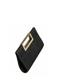 Pochette noire tissée avec une poignée rectangulaire en métal doré, présentée sur un fond blanc.