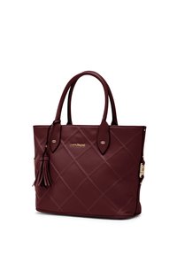 Borsa sintetica bordeaux con motivo trapuntato a diamante, dettagli in metallo dorato, doppi manici e un dettaglio con nappina sul fianco.