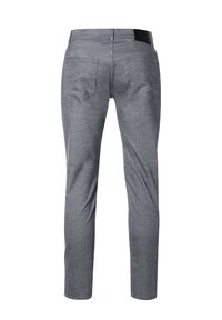 Graue Hosen mit glatter Textur, Slim Fit und einem einfachen schwarzen Taillenbundakzent. Mit zwei Gesäßtaschen und dezentem Nähen.