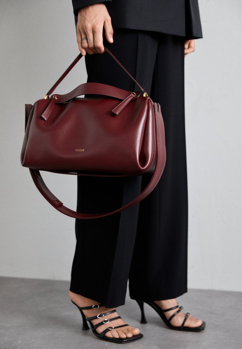 NEOUS SCORPIUS - Saco de mão - burgundy