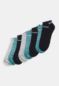 Unselected, porcelain