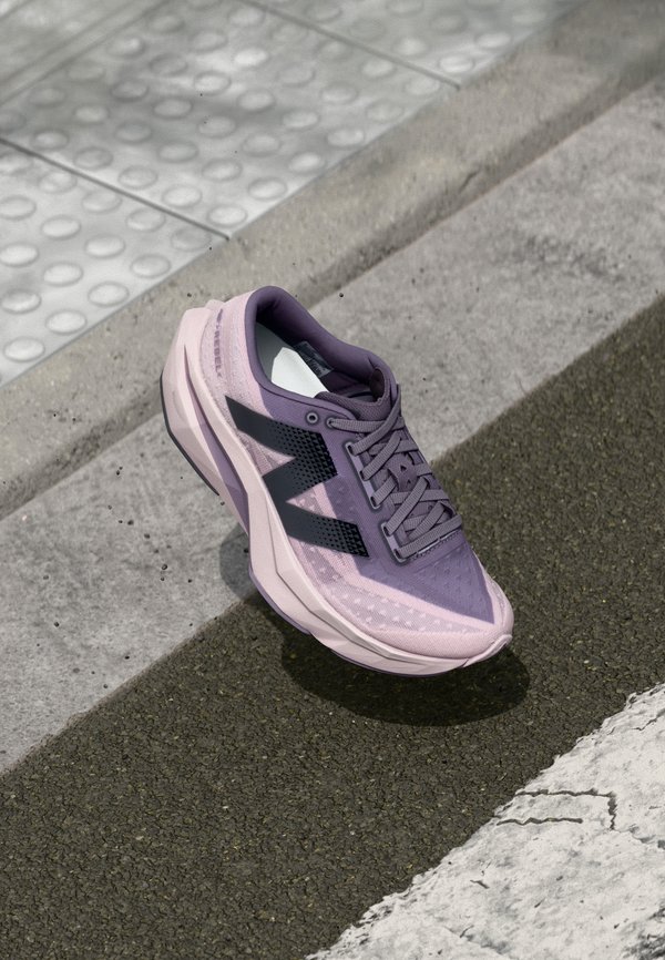 FUELCELL REBEL V4 - Road running shoes - twilight haze