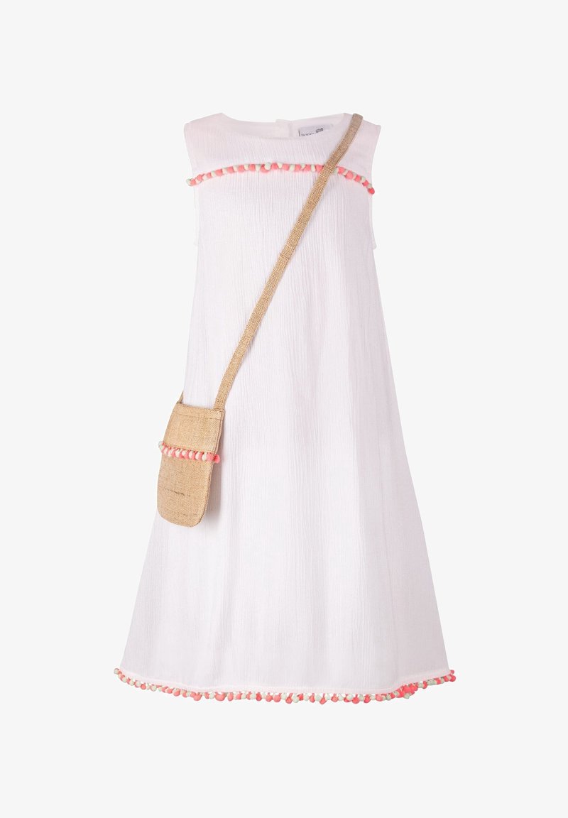Abito bianco senza maniche in tessuto testurizzato, con dettagli a pompon rosa e verde lungo l'orlo e il collo; include una piccola borsa a tracolla beige.