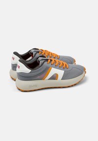 Camper PELOTAS ATHENS - Sneakers basse - mittelgrau