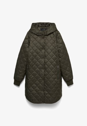 Temno olivno zelena prešita dolga jakna s kapuco, z zapenjanjem na pritisne gumbe spredaj, žepki na zadrgo ob straneh in rebrastimi manšetami.