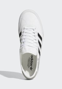adidas Originals DELPALA UNISEX - Sporta apavi -  white